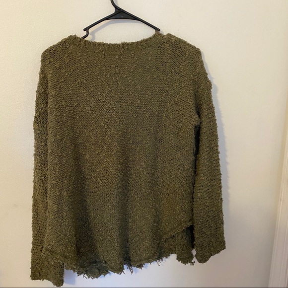 green sweater - Picture 3 of 3